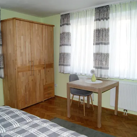 In Der Naehe Von Wien Апартаменты *